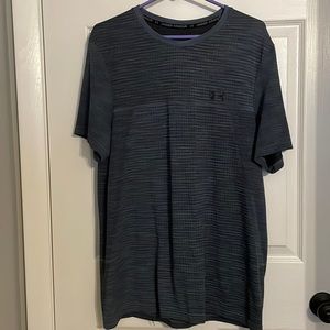 Brand New without tags Under Armour Vanish Tee. Blue size L